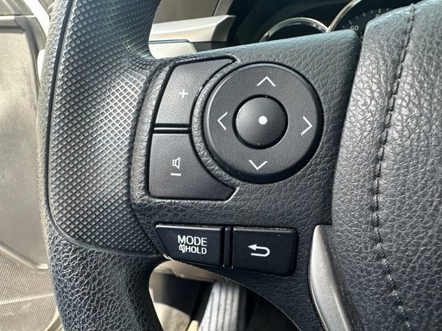Used 2016 Toyota Corolla LE FWD image 19