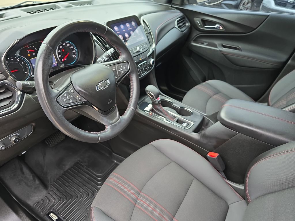 Used 2022 Chevrolet Equinox RS w/ Infotainment Package FWD image 16