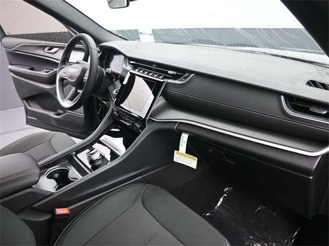 New 2025 Jeep Grand Cherokee Laredo X w/ Luxury Tech Group I image 23