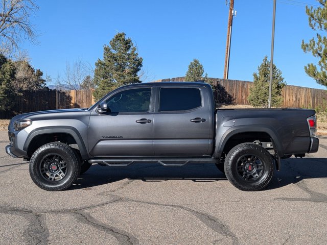 Used 2017 Toyota Tacoma TRD Off-Road image 8