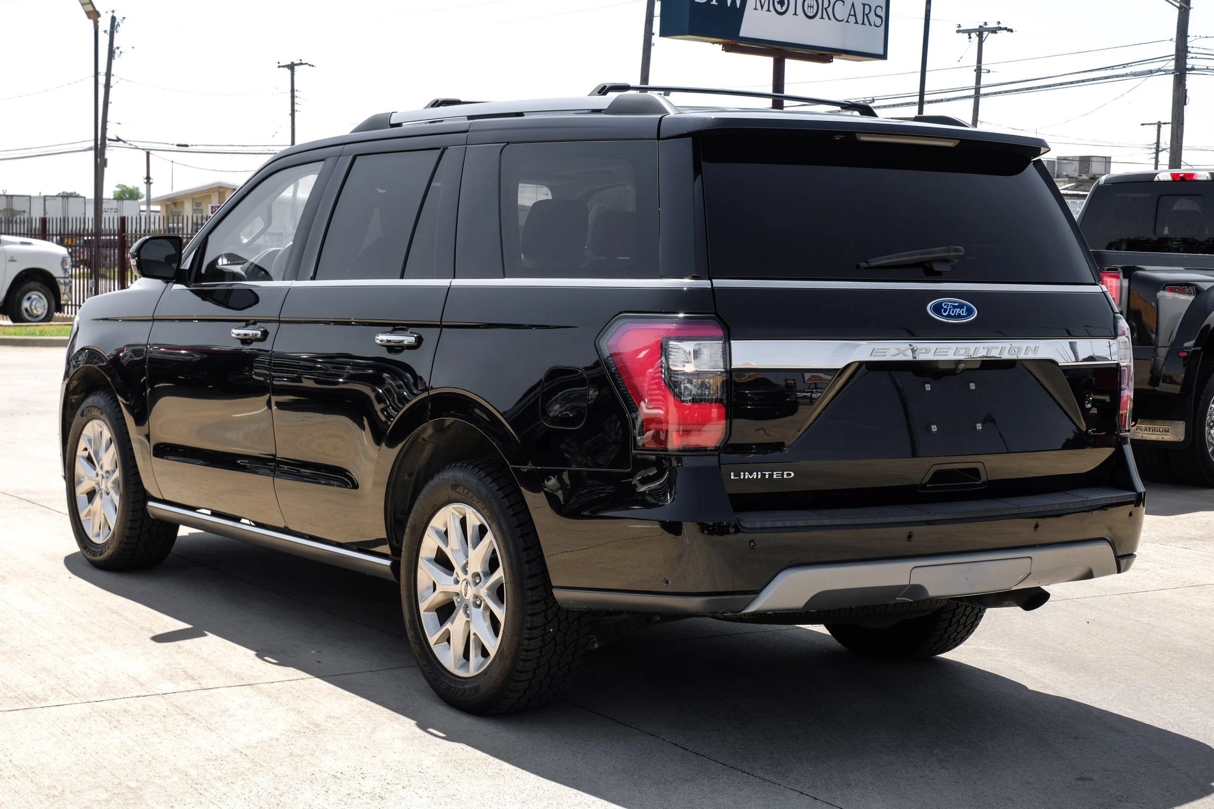 Used 2019 Ford Expedition Limited w/ Special Edition Package RWD image 15