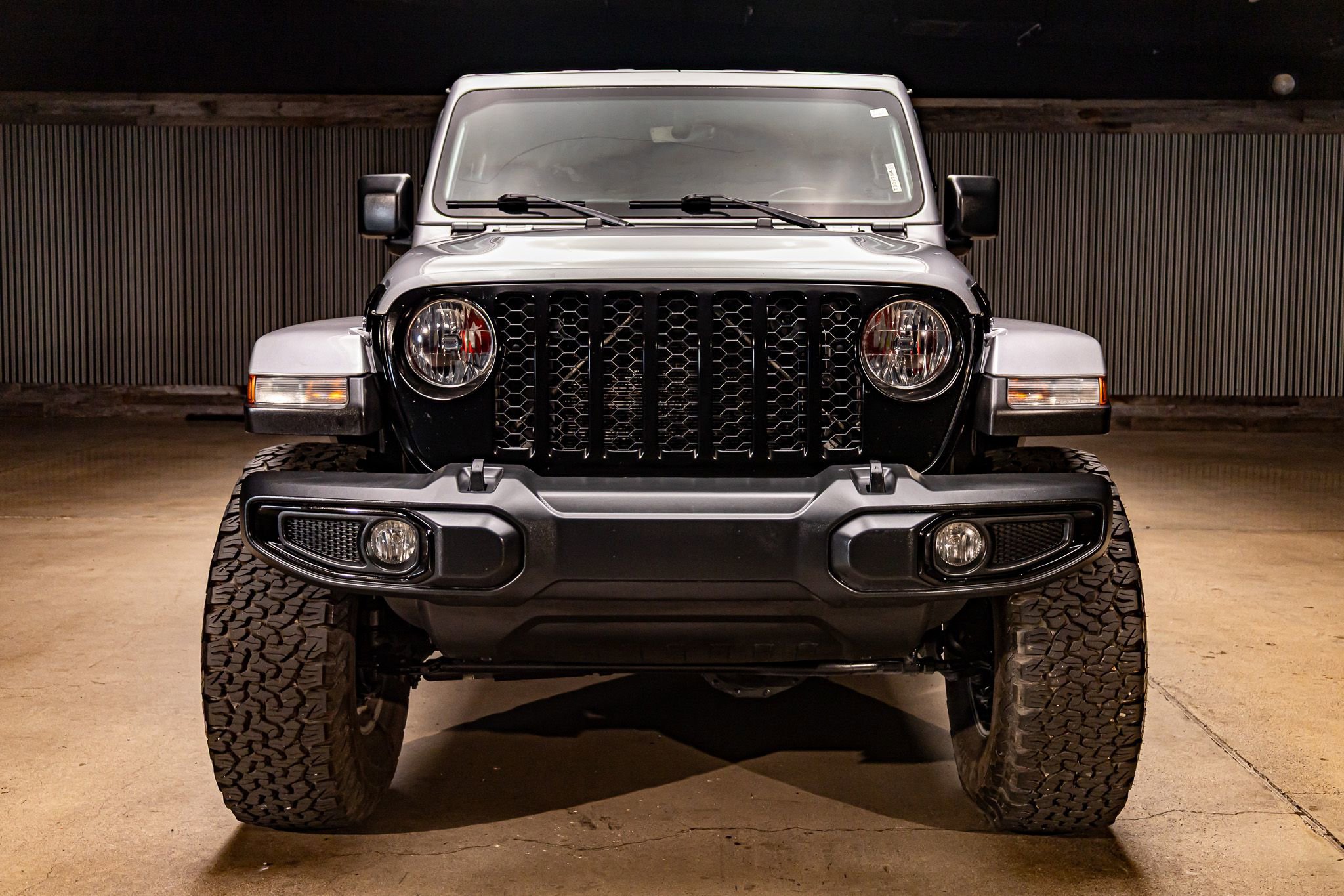 Used 2021 Jeep Gladiator Willys video 2