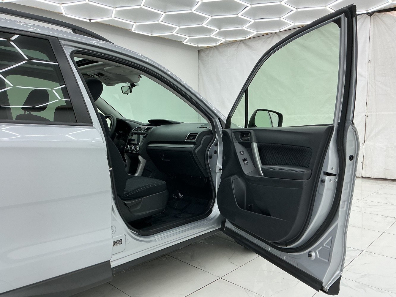 Used 2018 Subaru Forester 2.5i Premium AWD/4WD image 17