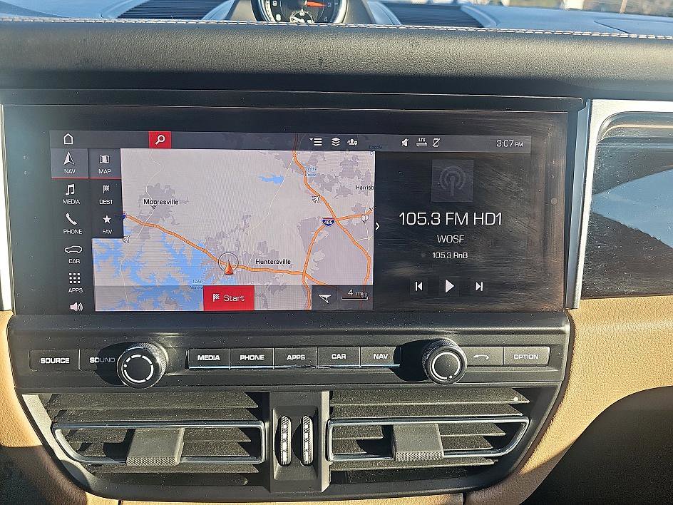 Used 2021 Porsche Macan image 28