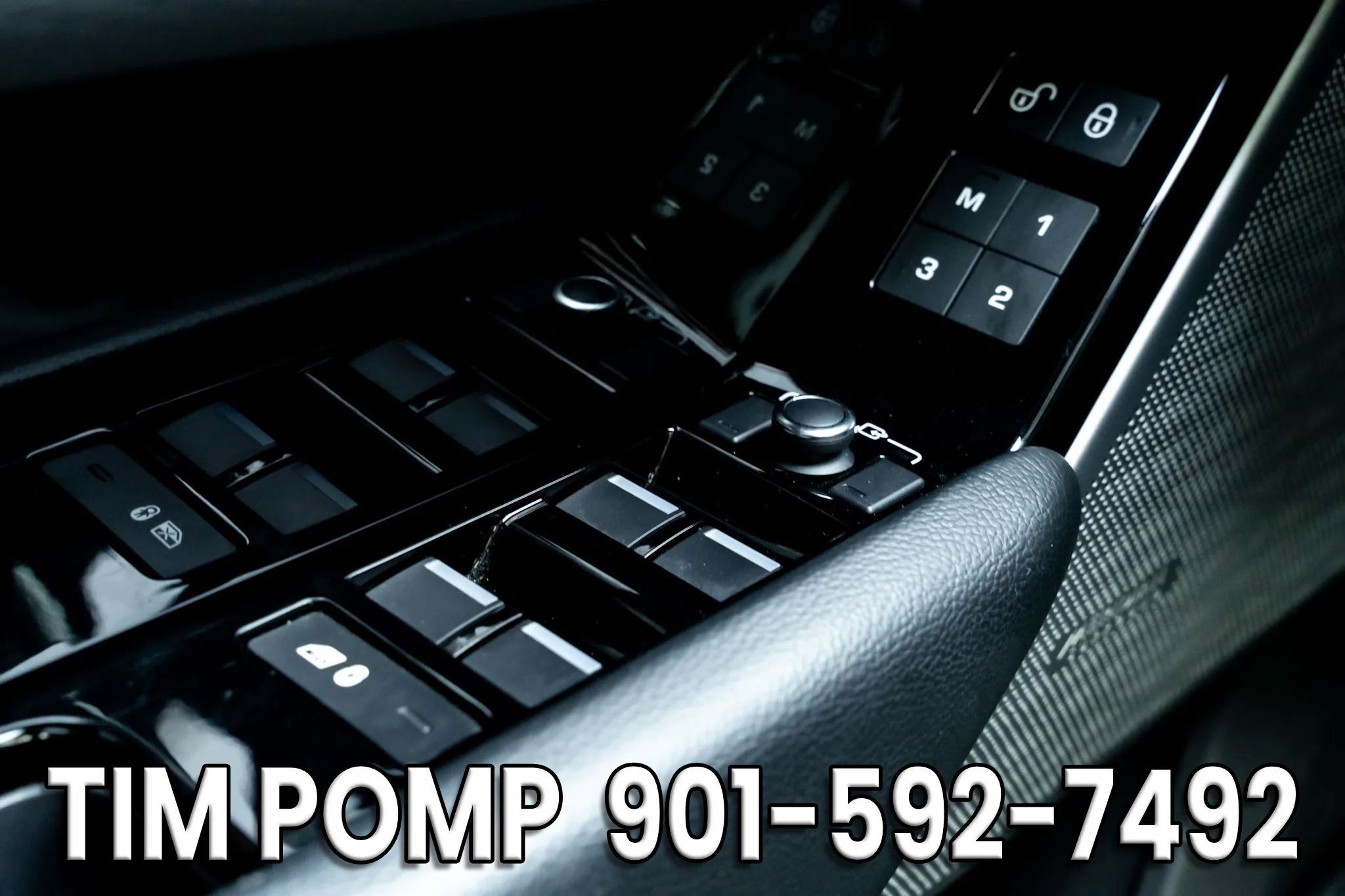 Used 2019 Land Rover Range Rover Velar R-Dynamic SE image 30