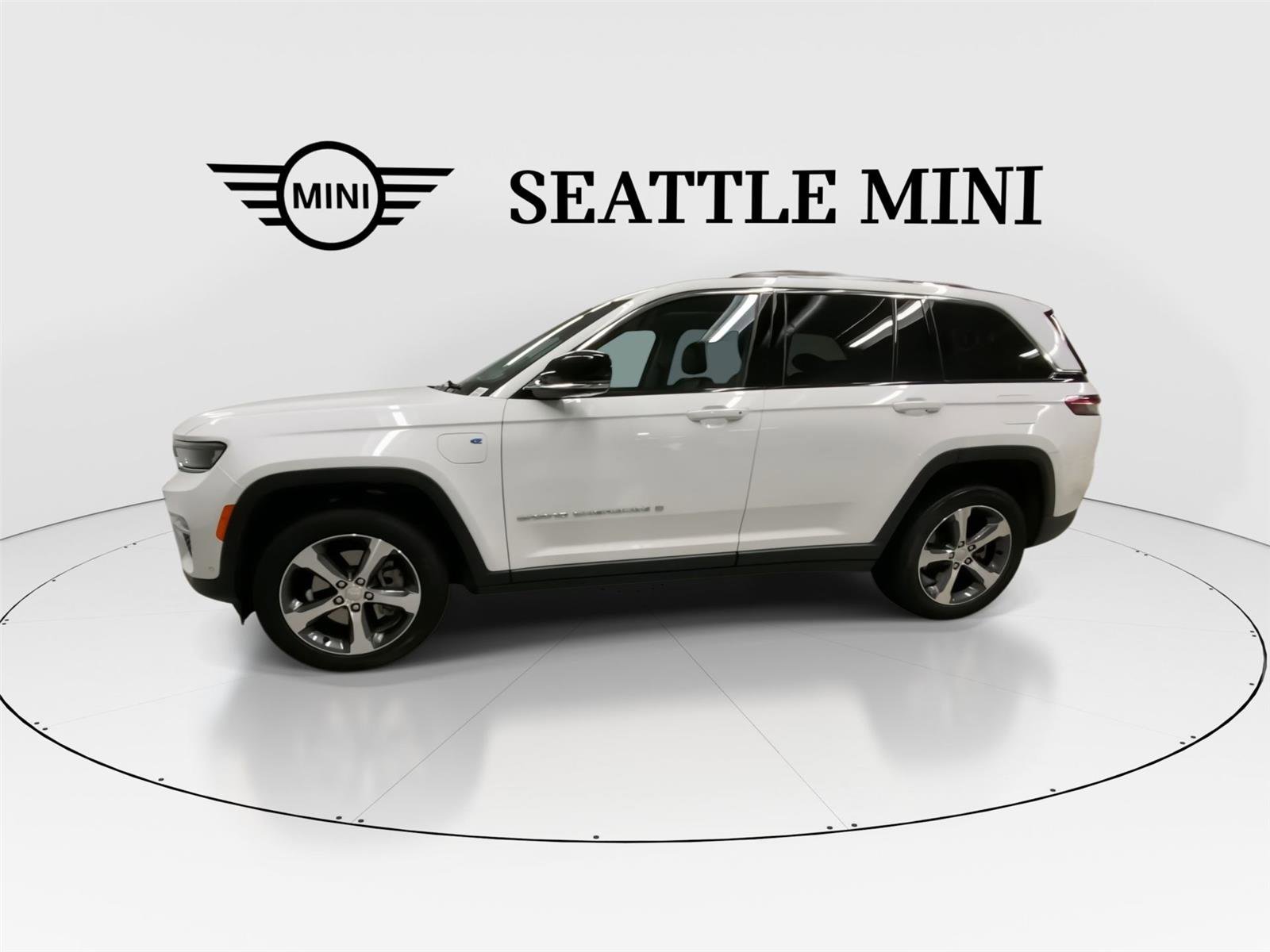 Used 2022 Jeep Grand Cherokee Limited 4xe w/ Luxury Tech Group II image 6