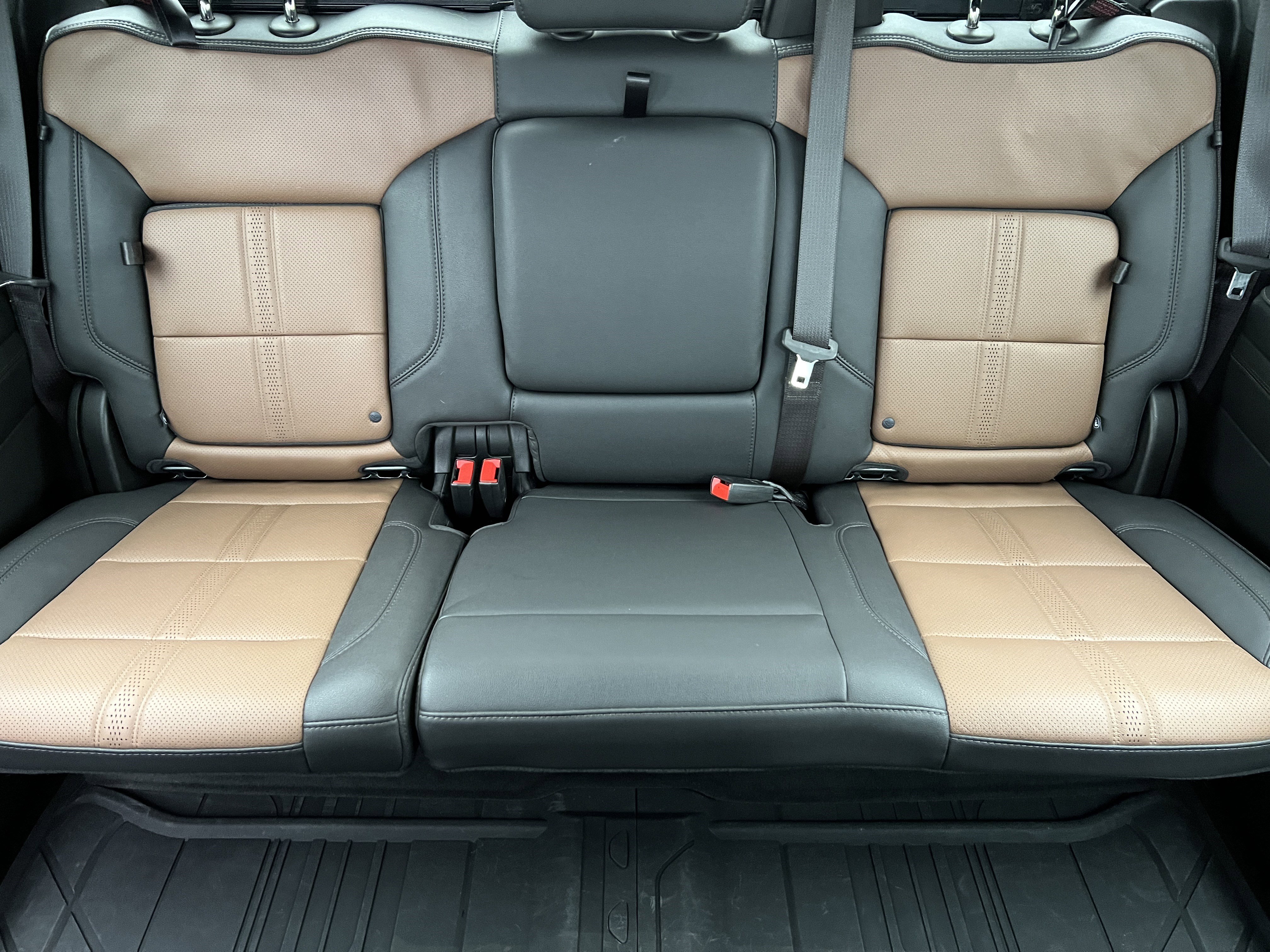 Used 2023 Chevrolet Silverado 1500 High Country w/ Max Trailering Package AWD/4WD image 15