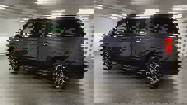 Used 2023 Chevrolet Suburban Z71 w/ Luxury Package image 6