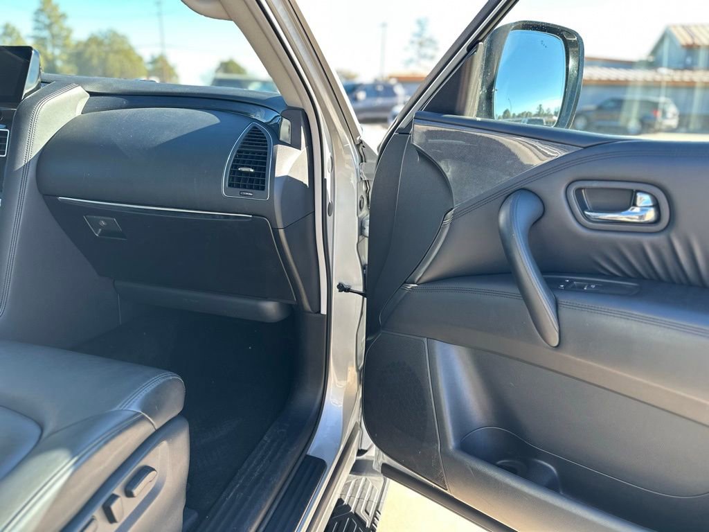 Used 2023 Nissan Armada SV image 9