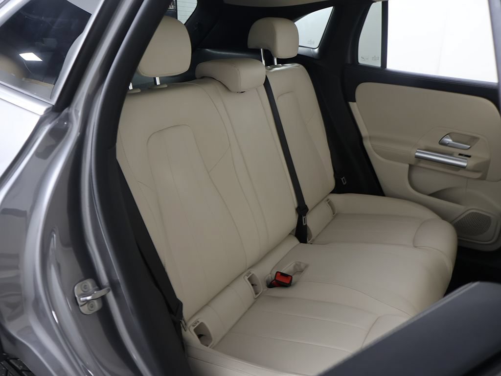 Used 2023 Mercedes-Benz GLA 250 4MATIC w/ Premium Package image 35