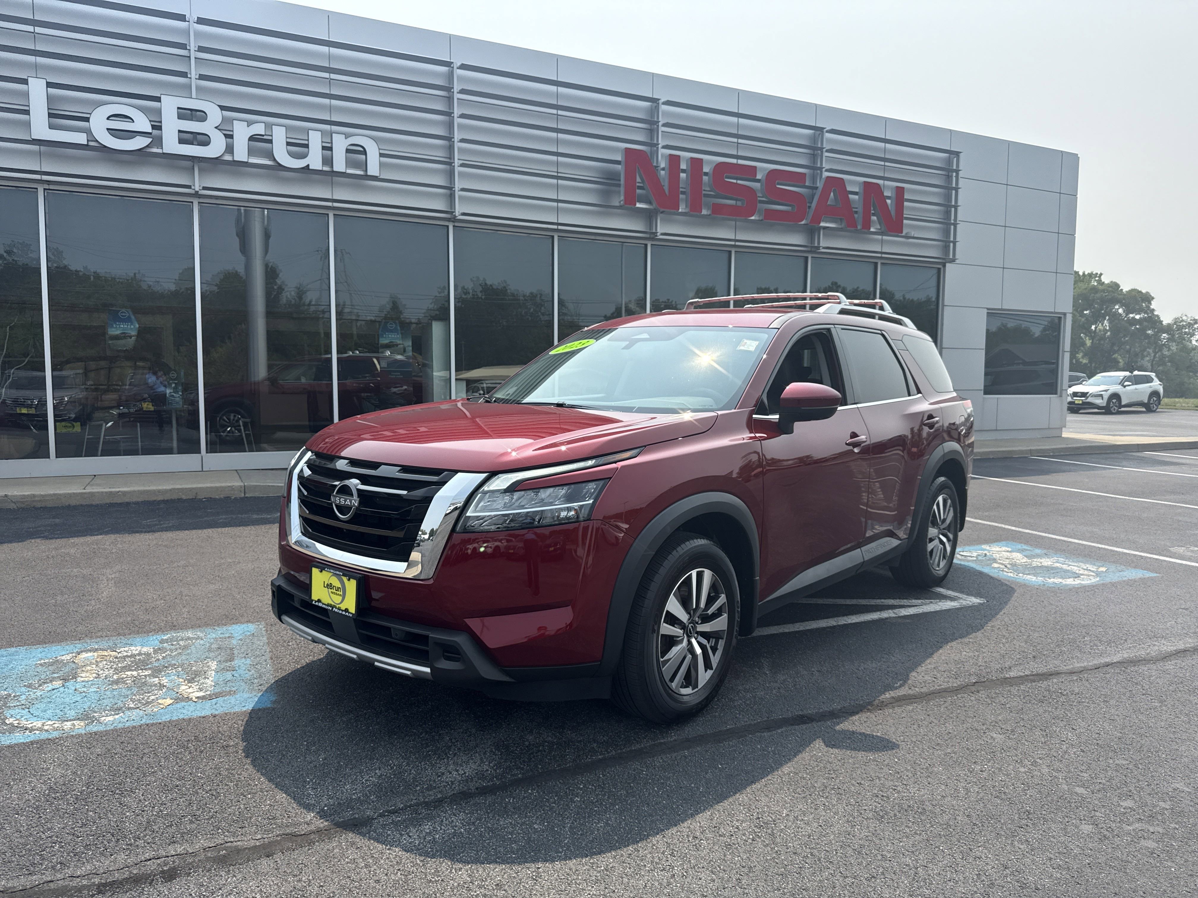 Used 2023 Nissan Pathfinder SL