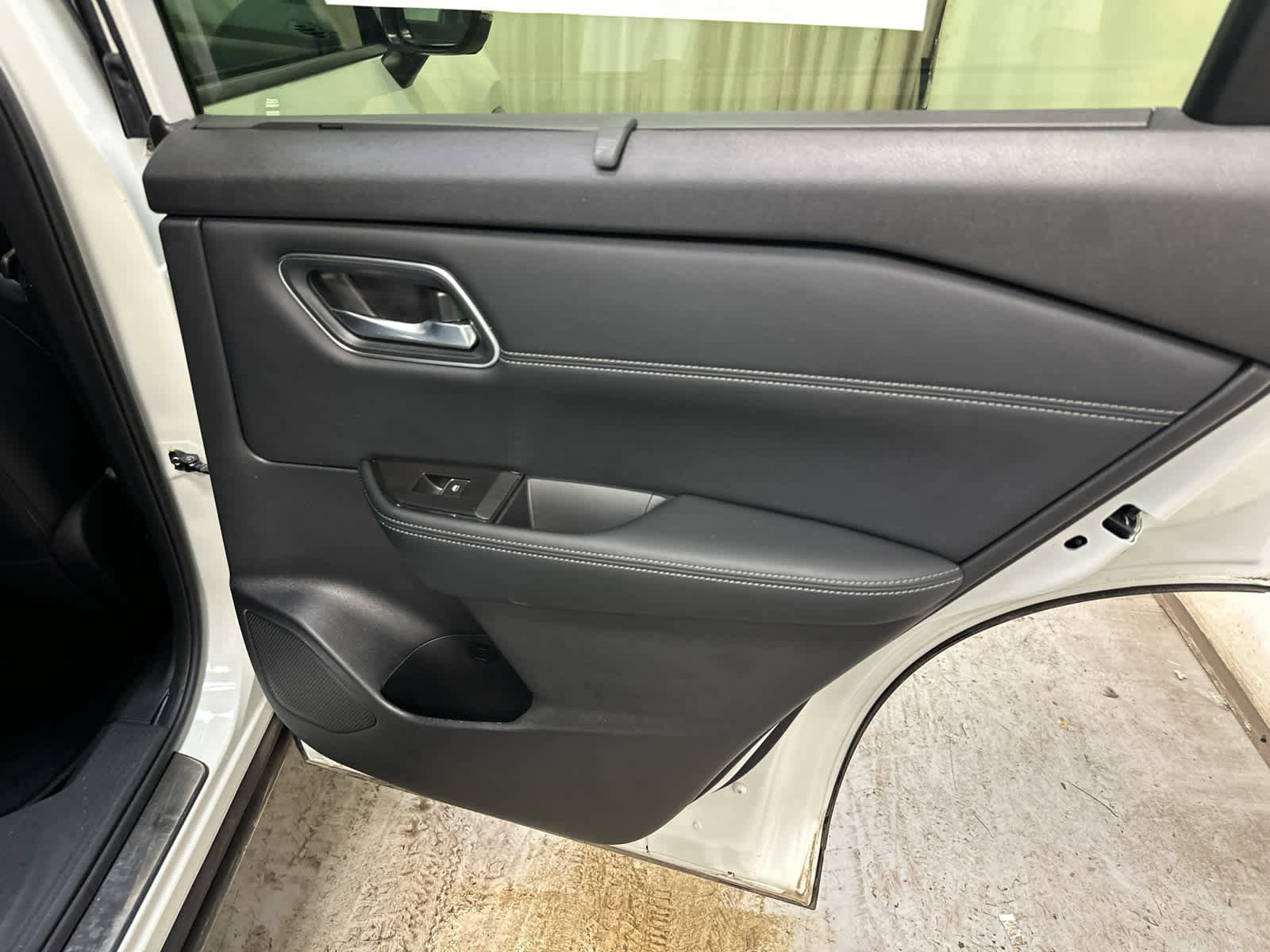 Certified 2025 Nissan Rogue Platinum w/ Tech Package image 30