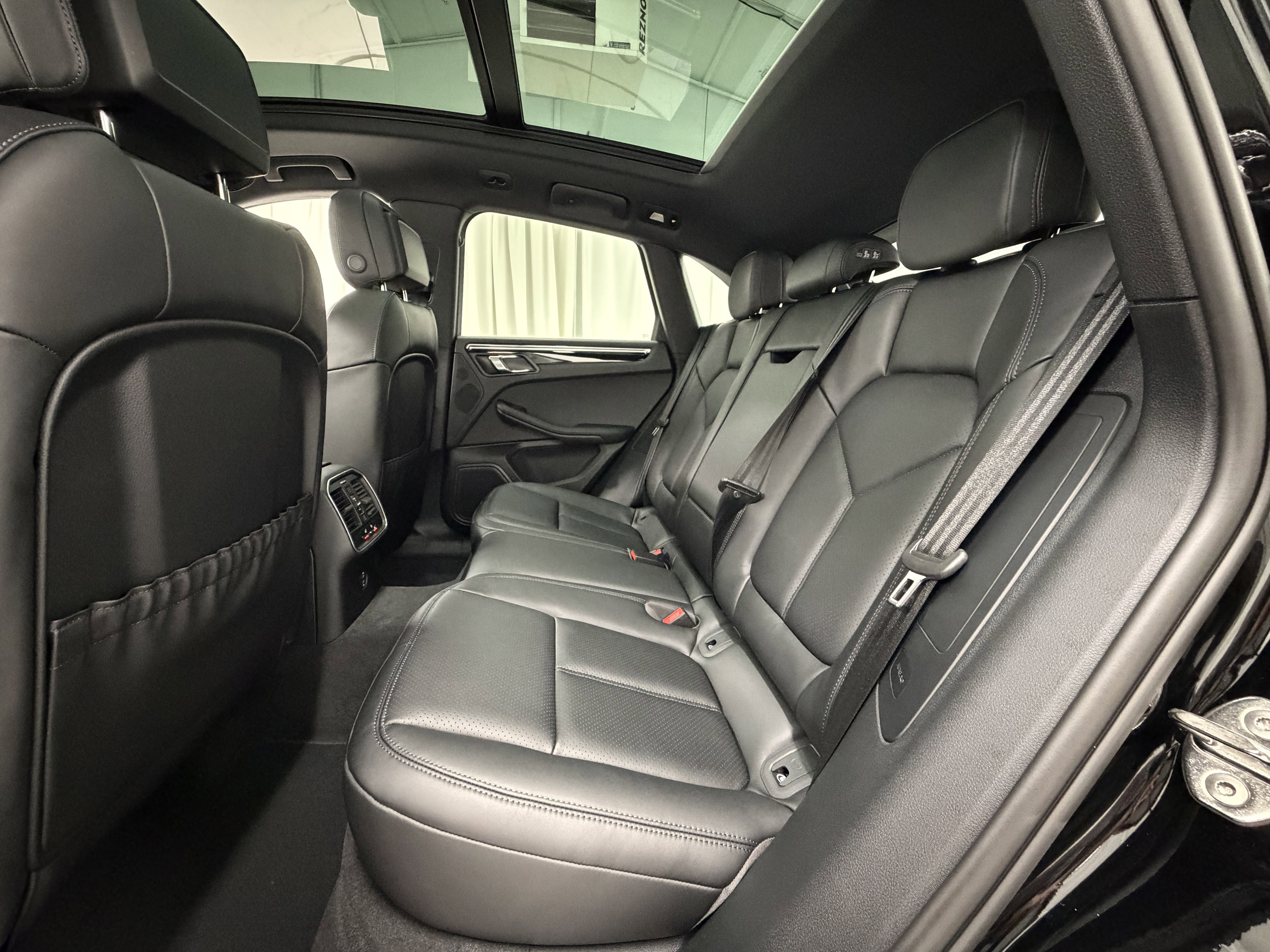 New 2026 Porsche Macan image 20