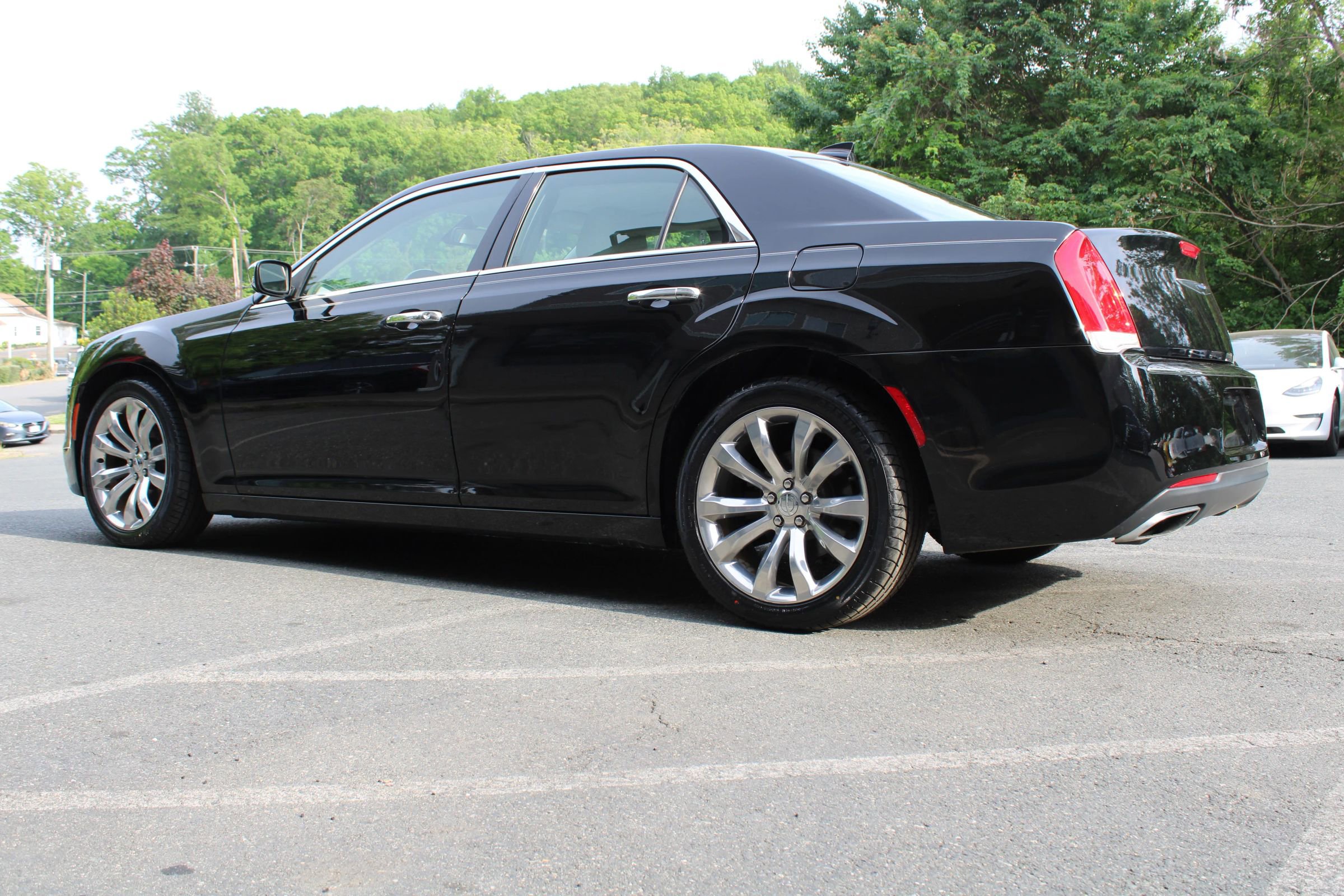 Used 2018 Chrysler 300 Limited image 4