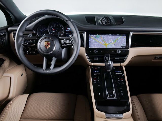 Certified 2026 Porsche Macan AWD/4WD image 14