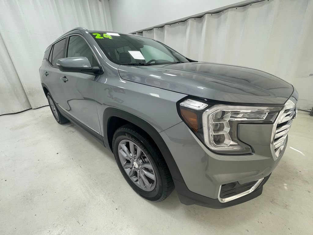 Used 2024 GMC Terrain SLT AWD/4WD image 3