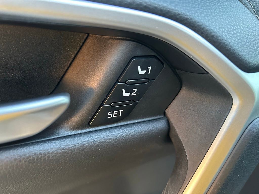 Used 2024 Toyota RAV4 Limited image 17