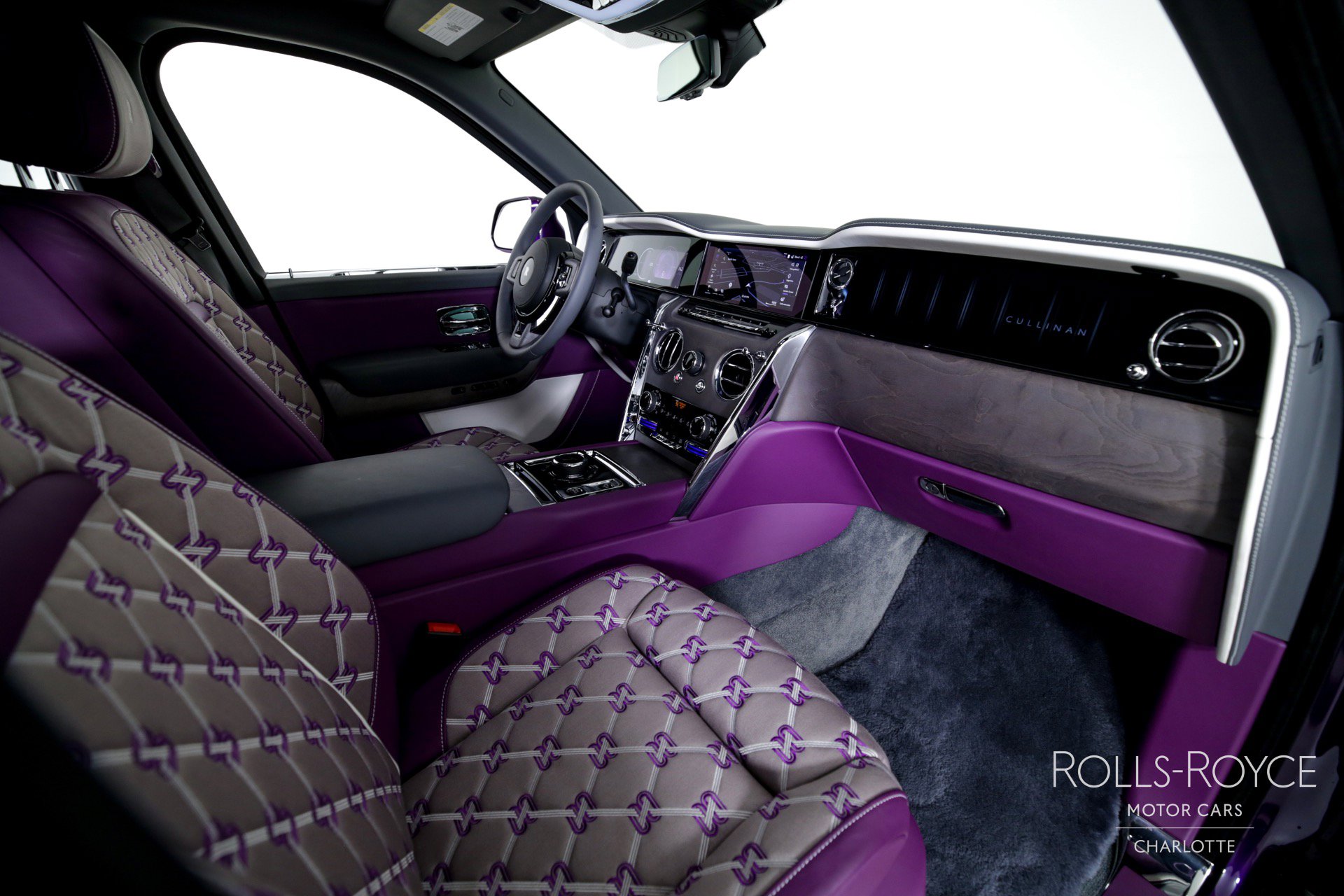 Used 2025 Rolls-Royce Cullinan image 37