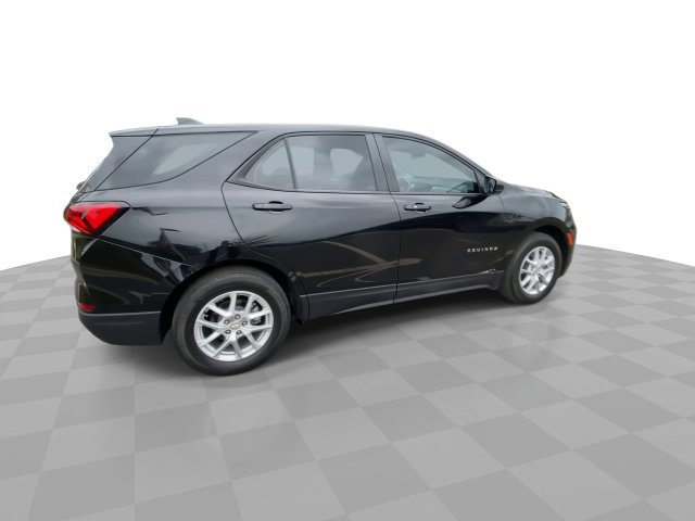 Used 2024 Chevrolet Equinox LS FWD image 2