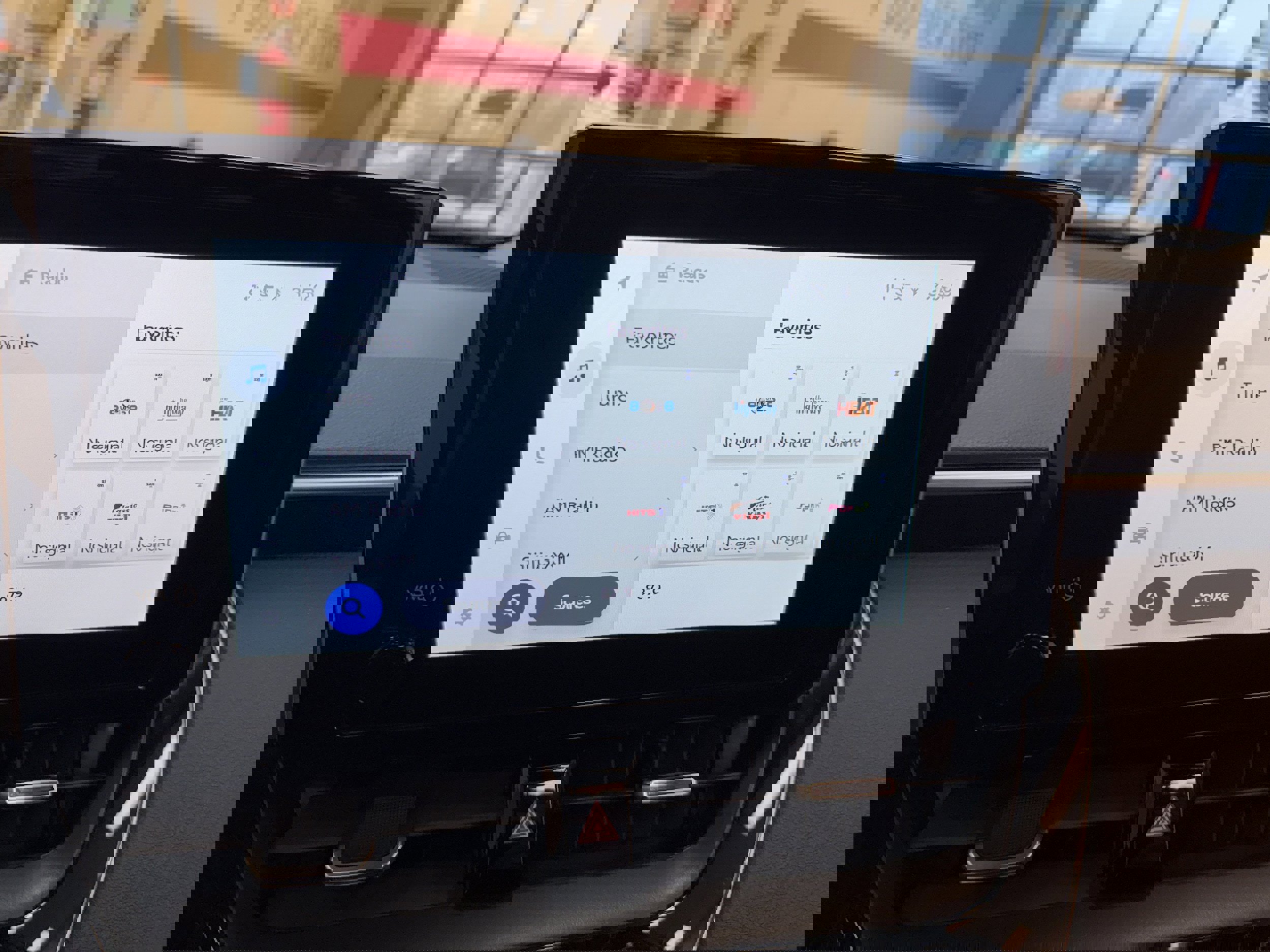 Used 2024 Toyota Corolla Cross XLE w/ Convenience Package image 39