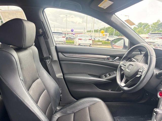 Used 2018 Honda Accord Sport image 13