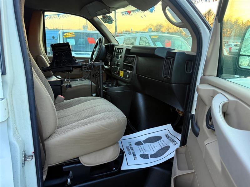 Used 2011 Chevrolet Express 2500 RWD image 11