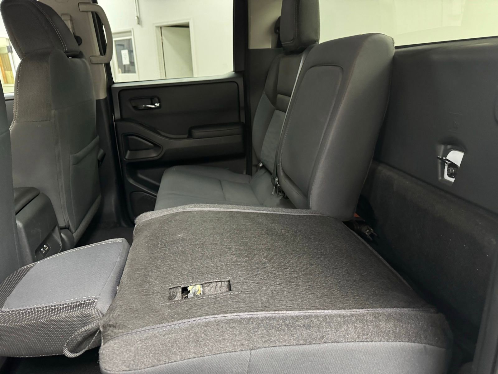 Used 2023 Nissan Frontier SV image 24