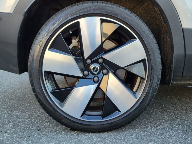 Used 2023 Volvo XC40 Recharge Ultimate image 19