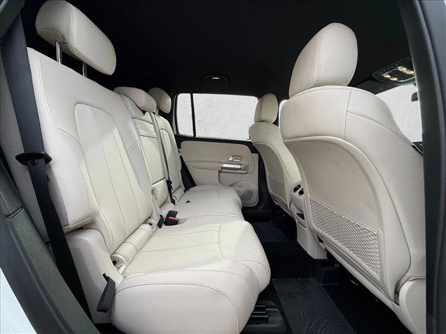 Used 2025 Mercedes-Benz GLB 250 4MATIC image 18