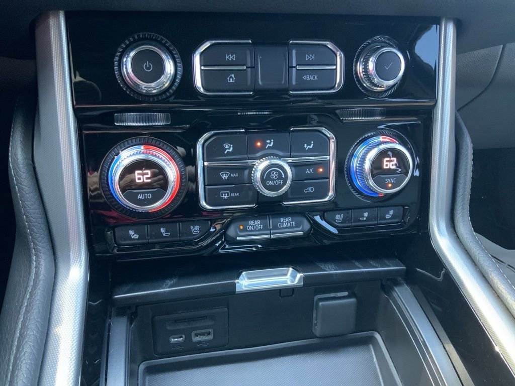 Used 2021 GMC Yukon XL Denali w/ Denali Premium Package image 27