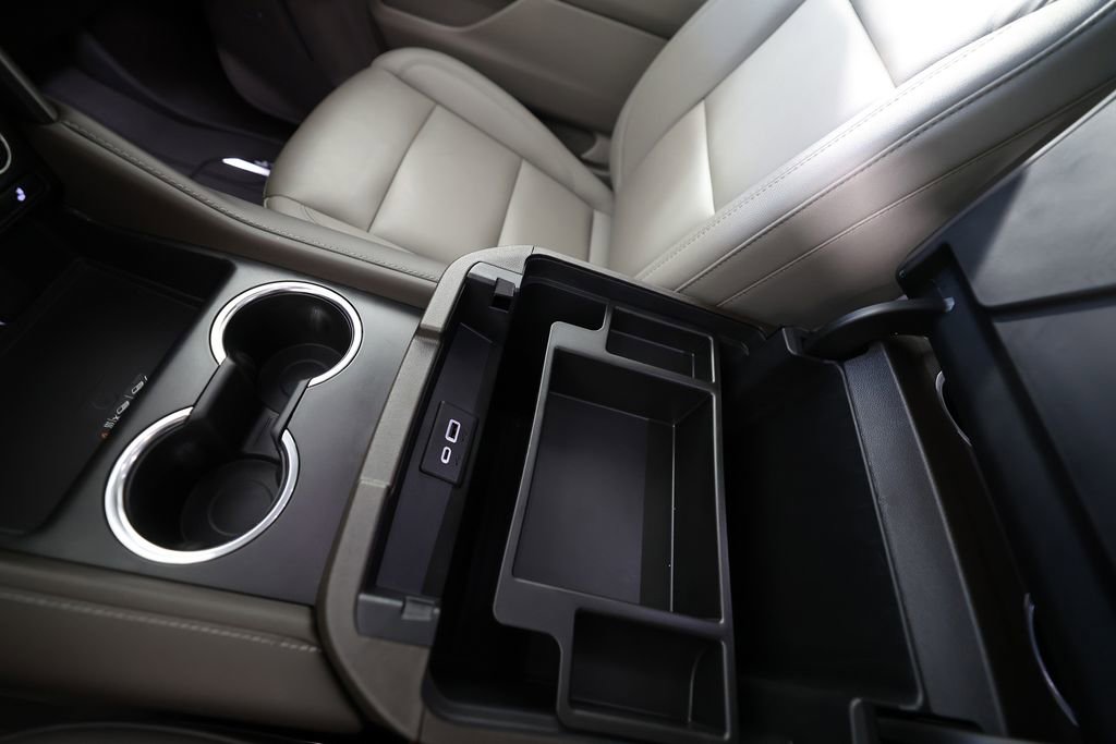 Used 2023 Chevrolet Tahoe Z71 w/ Luxury Package image 40