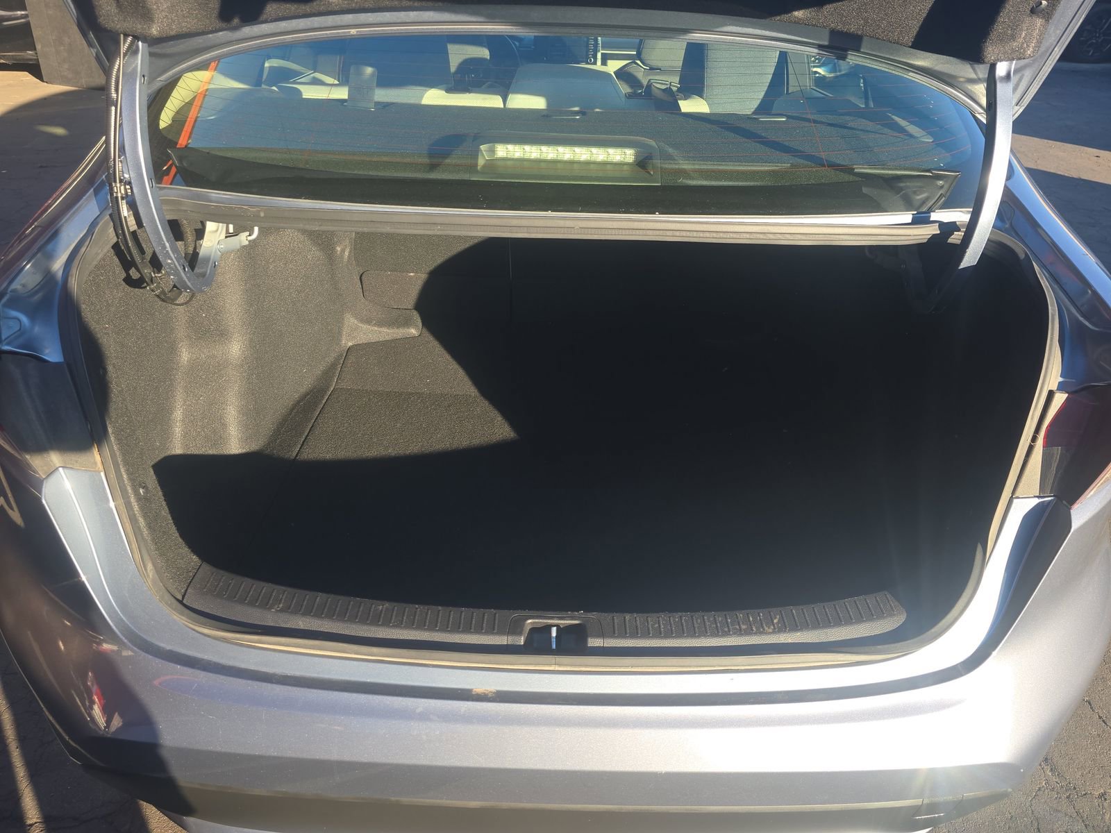 Used 2022 Toyota Corolla L image 16