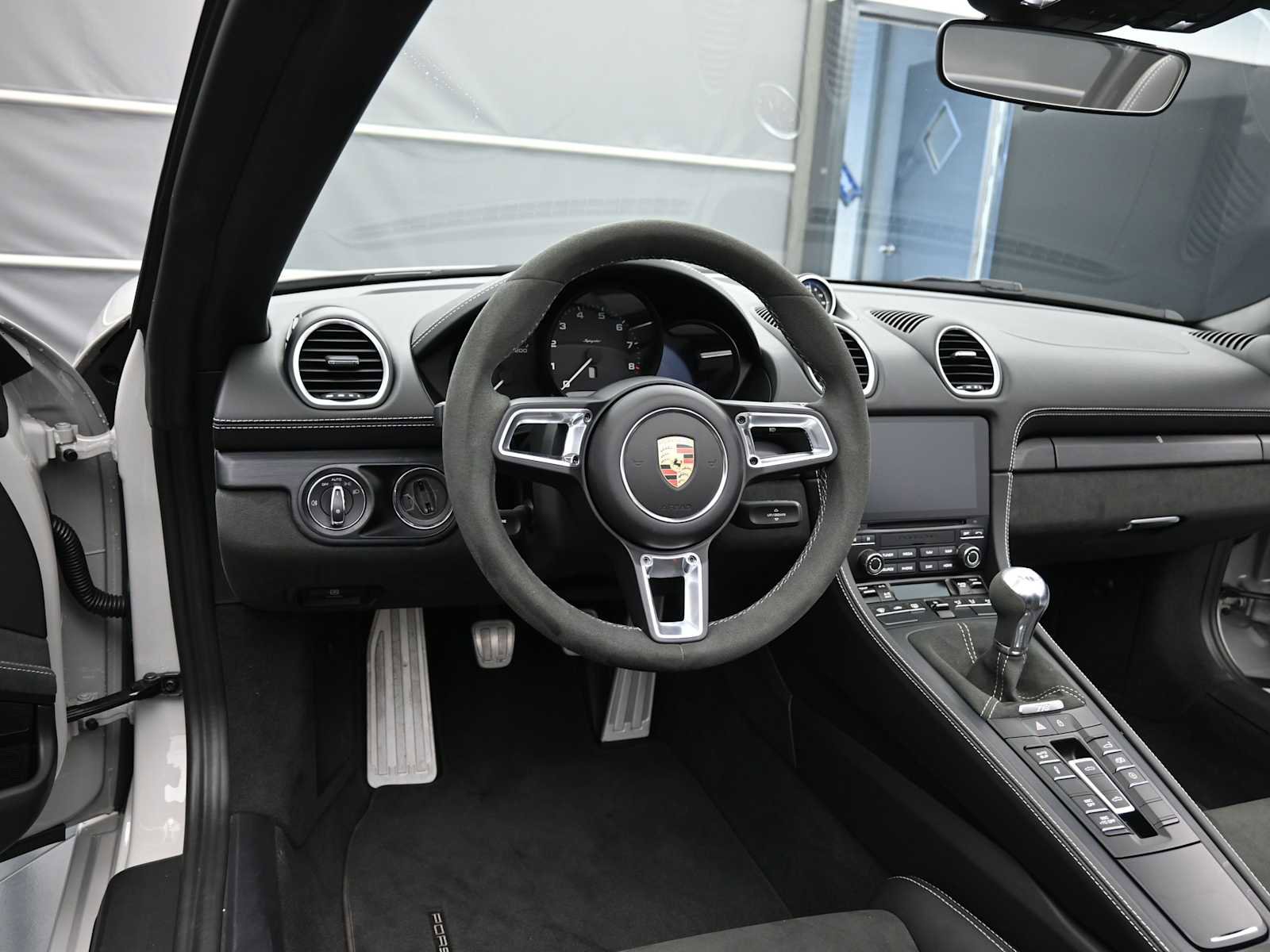 Certified 2023 Porsche 718 Boxster Spyder image 10