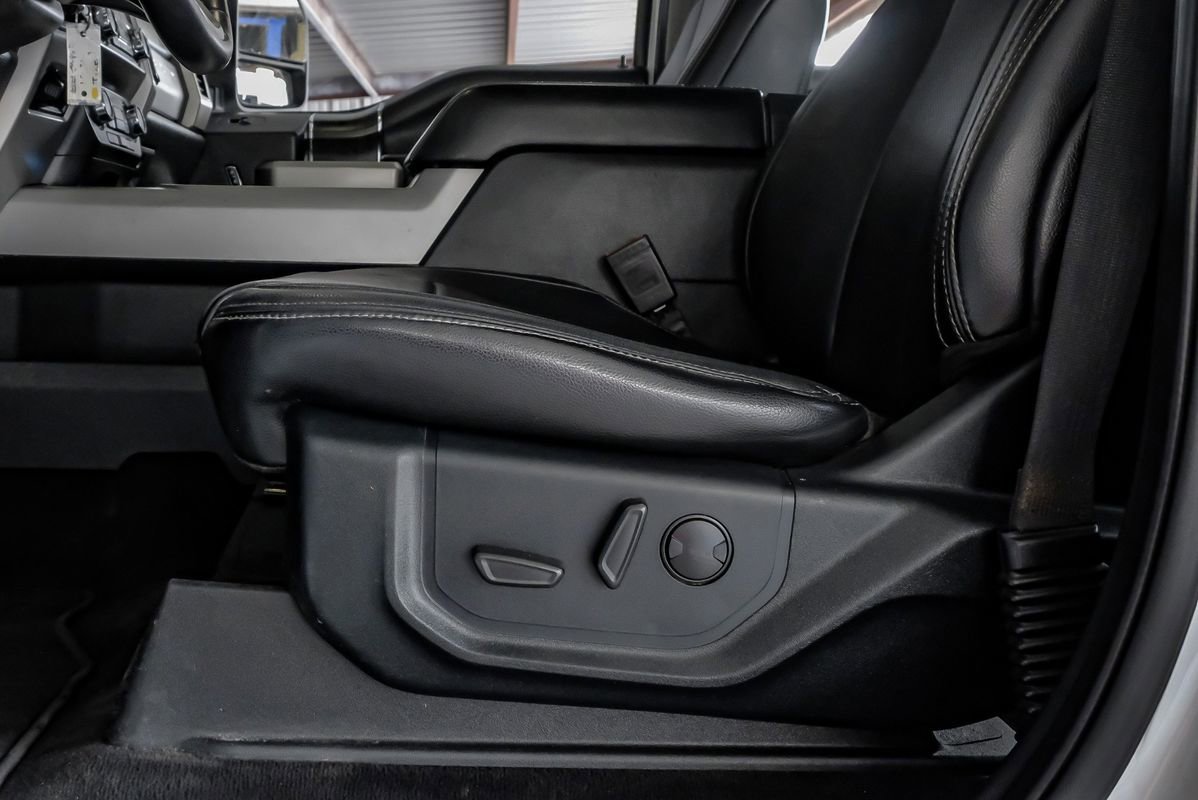 Used 2021 Ford F350 Lariat w/ Chrome Package image 30