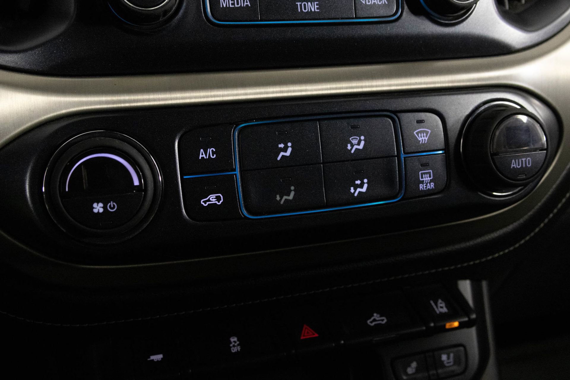 Used 2018 GMC Canyon Denali image 23