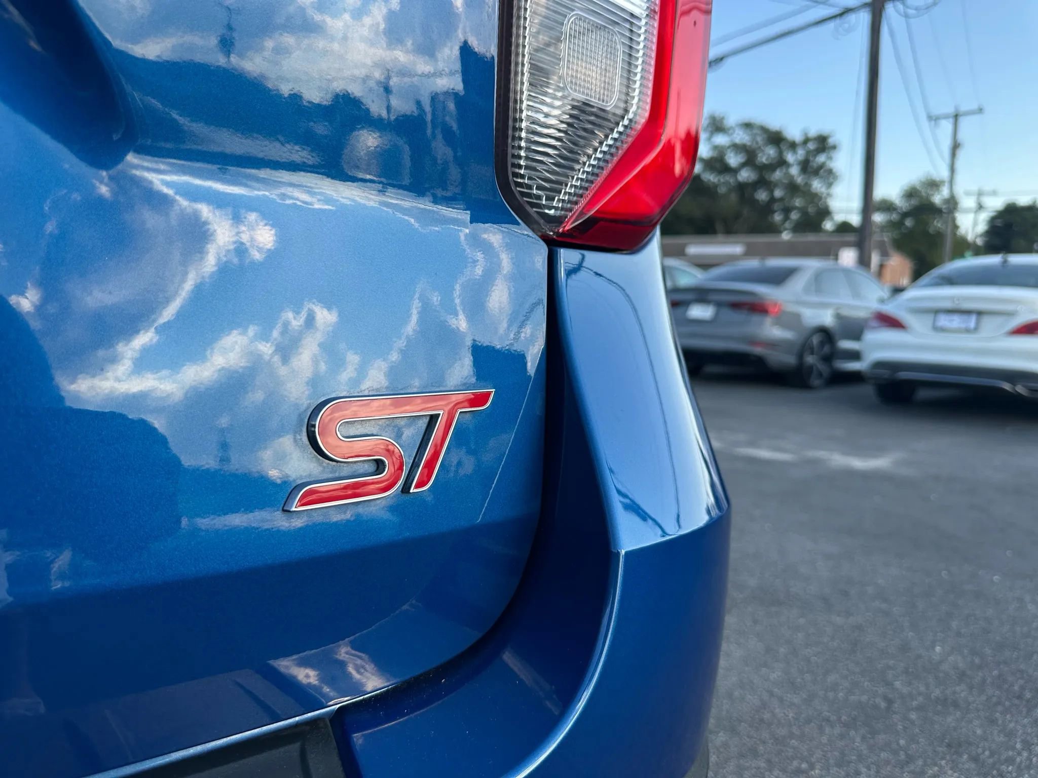 Used 2021 Ford Explorer ST w/ Equipment Group 401A image 9