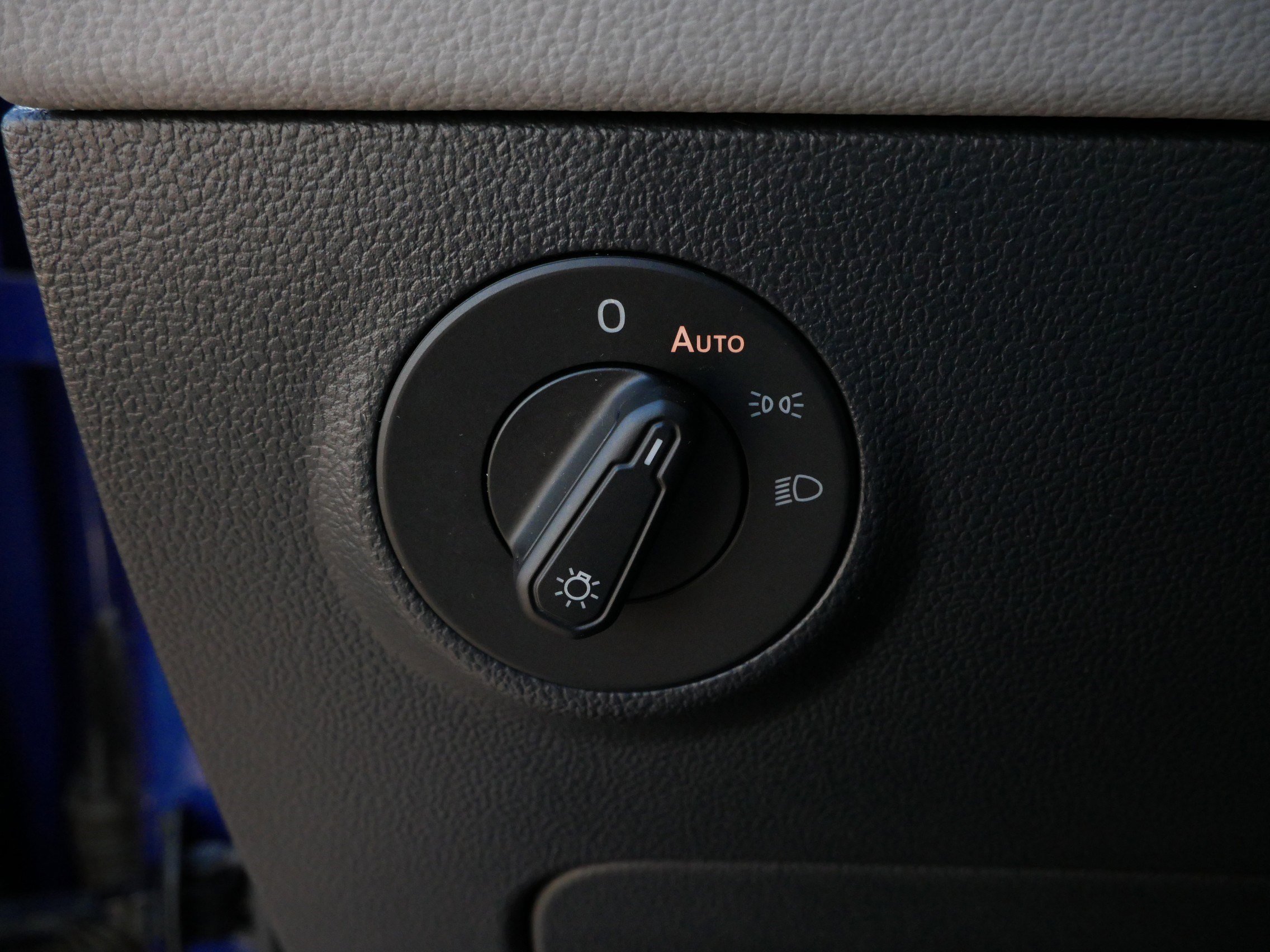 Used 2024 Volkswagen Taos SE w/ Panoramic Sunroof Package image 27