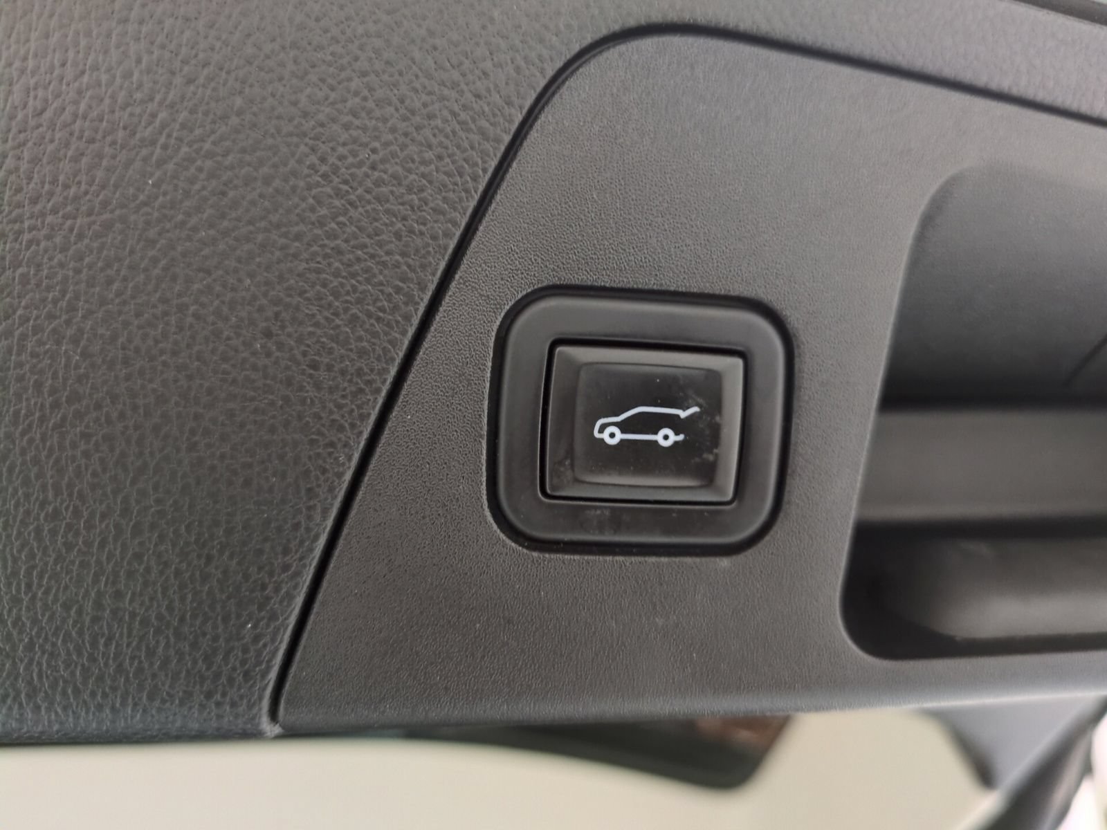 Used 2020 Buick Envision Preferred AWD/4WD image 12