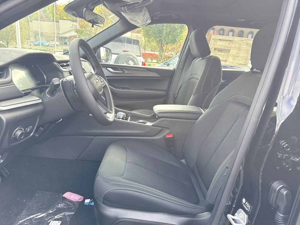 New 2025 Jeep Grand Cherokee Laredo X w/ Trailer Tow Package image 9