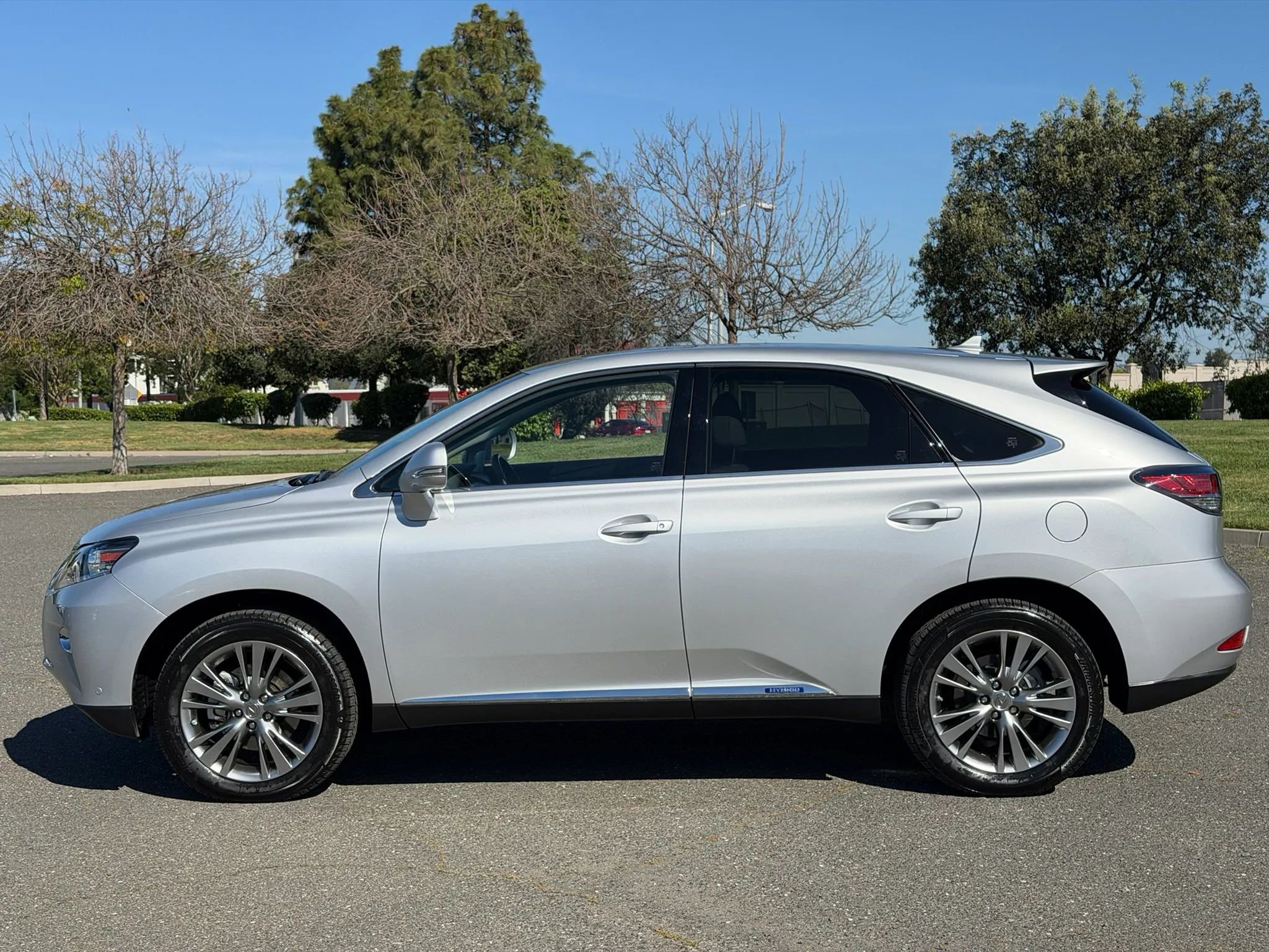 Used 2013 Lexus RX 450h FWD w/ Navigation Pkg image 2