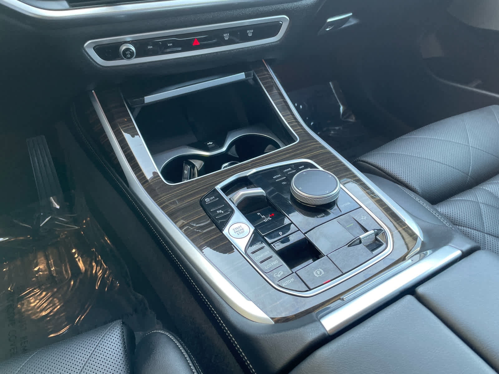 Used 2024 BMW X7 xDrive40i image 14