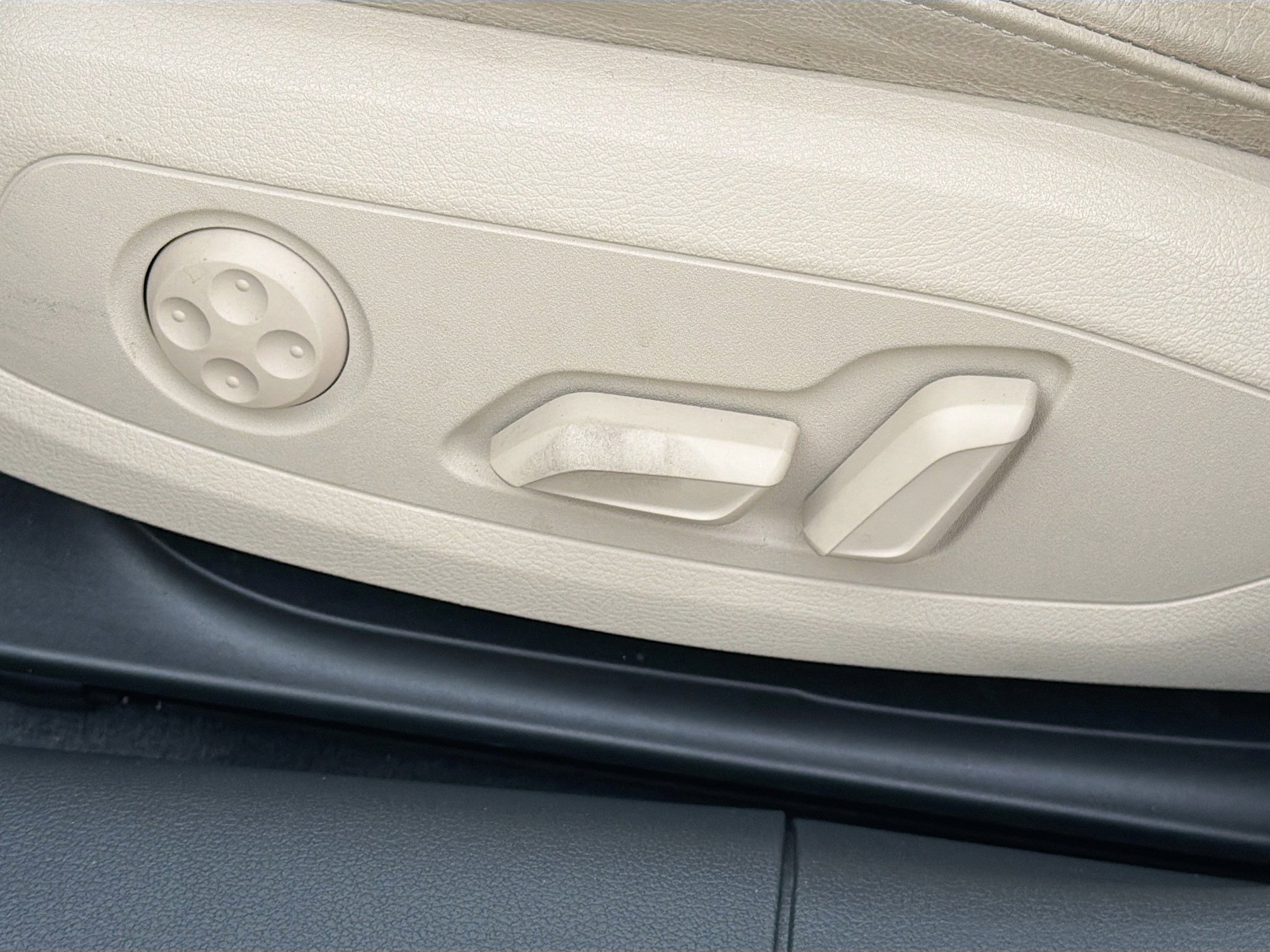 Used 2018 Audi A4 2.0T Premium Plus image 24