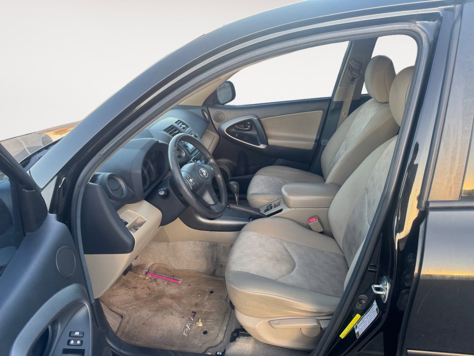 Used 2012 Toyota RAV4 FWD image 9