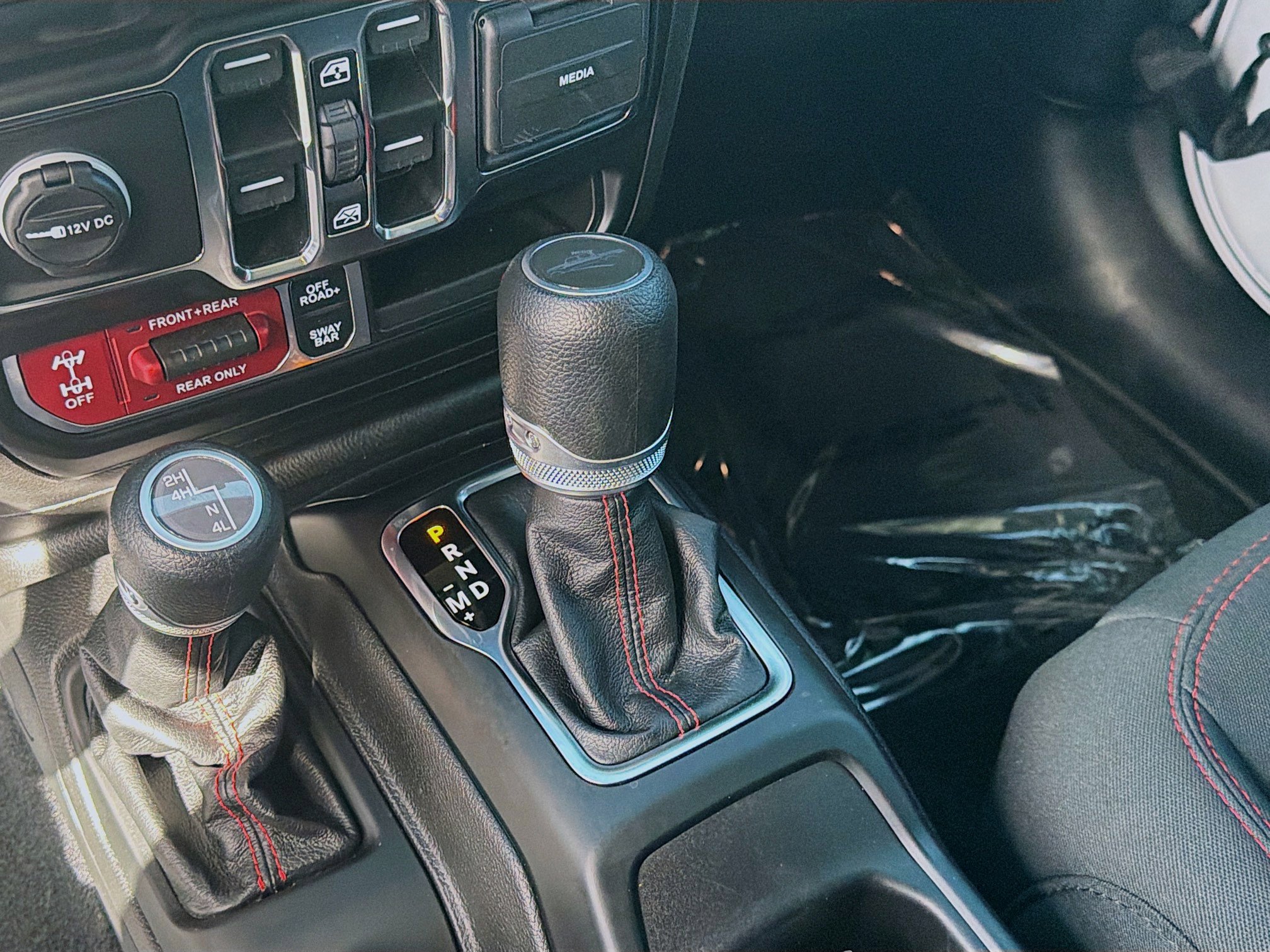 Used 2023 Jeep Gladiator Rubicon w/ LED Lighting Group image 16