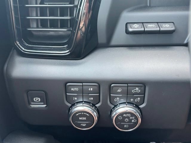 New 2026 GMC Sierra 2500 AT4 w/ AT4 Premium Plus Package AWD/4WD image 32