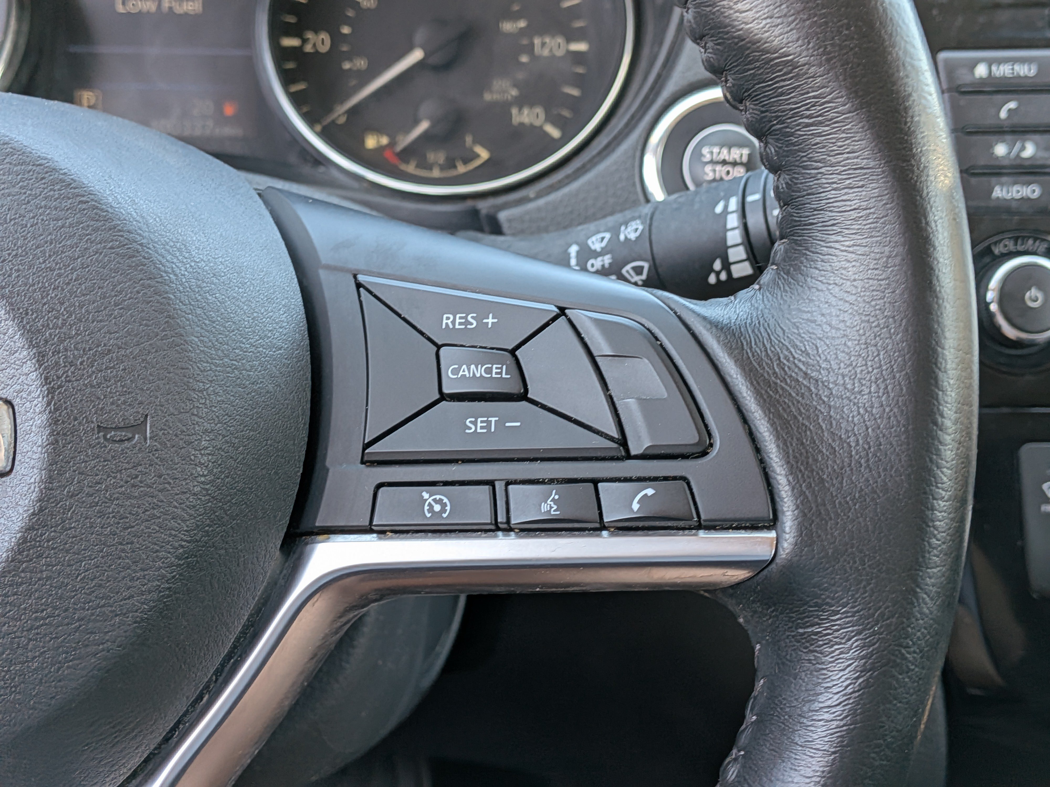 Used 2019 Nissan Rogue SV FWD image 25