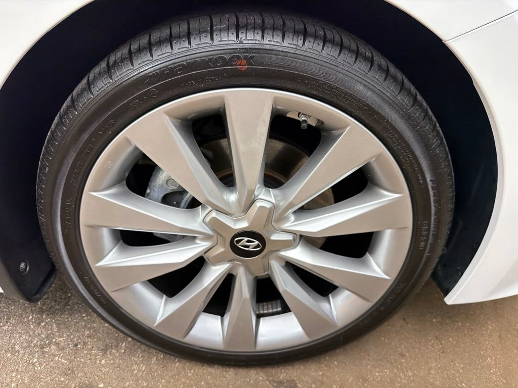 Used 2017 Hyundai Azera Limited FWD image 34