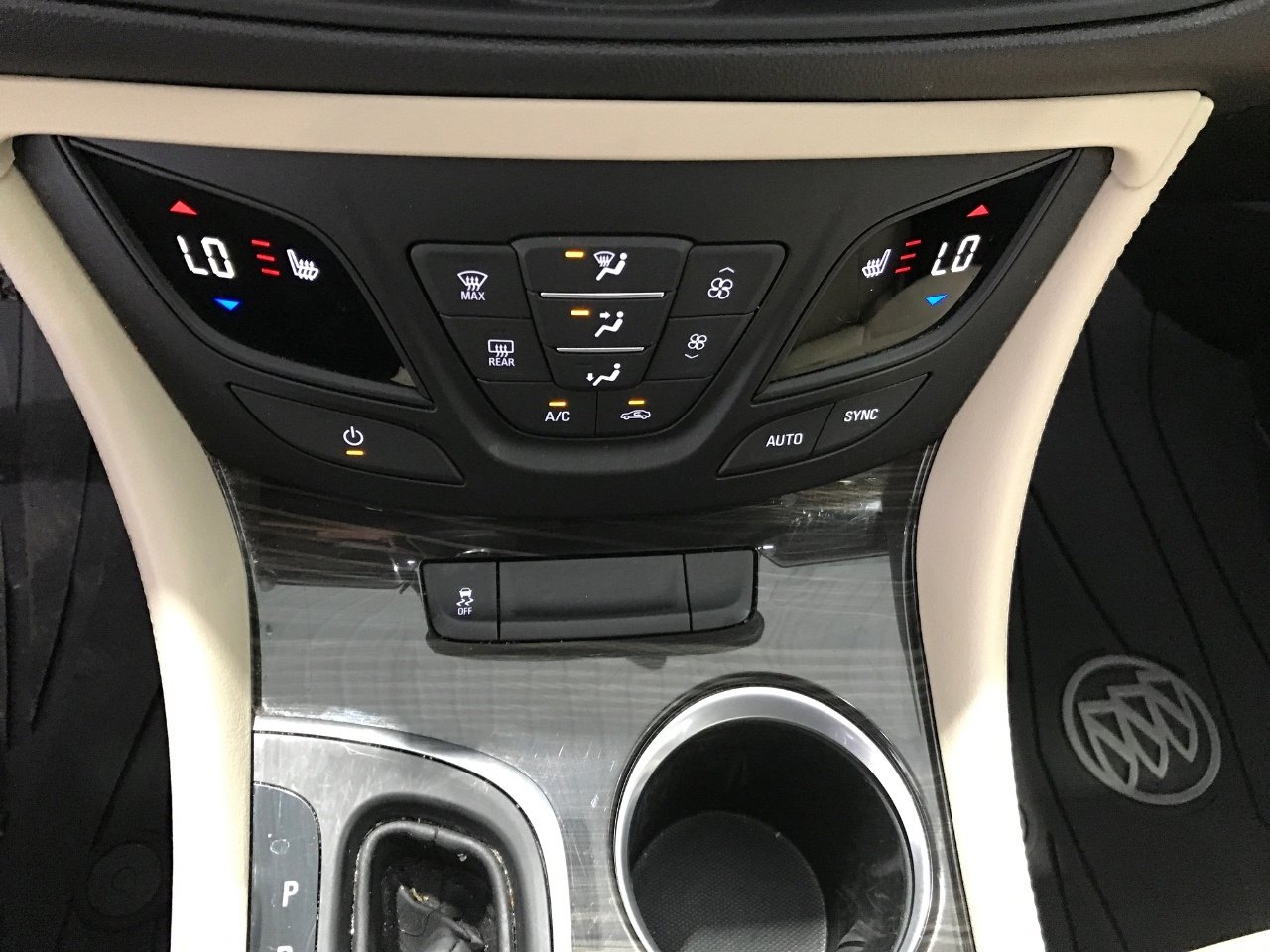 Used 2020 Buick Envision Essence w/ Experience Buick Package AWD/4WD image 22