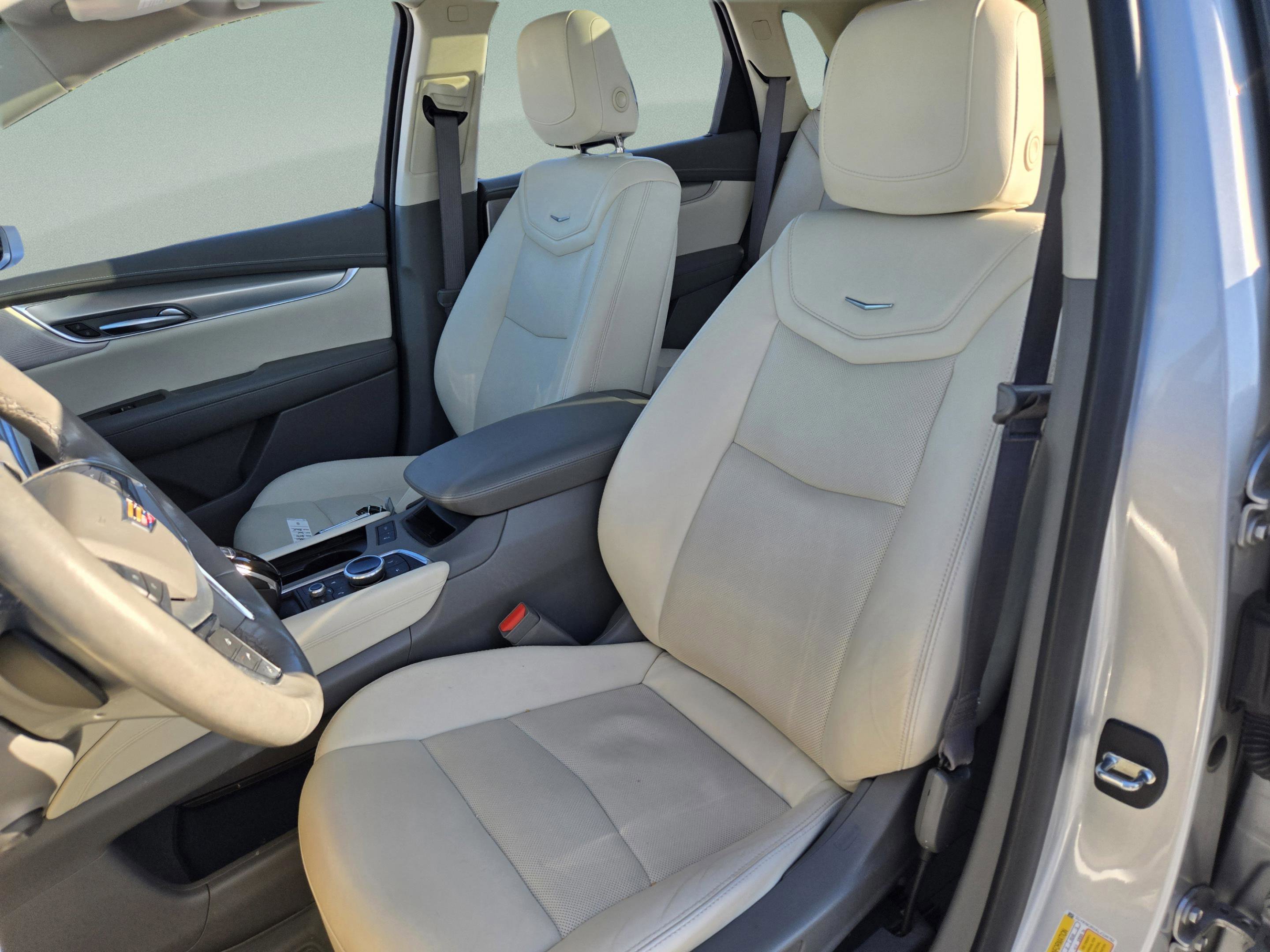 Used 2020 Cadillac XT5 Premium Luxury FWD image 25