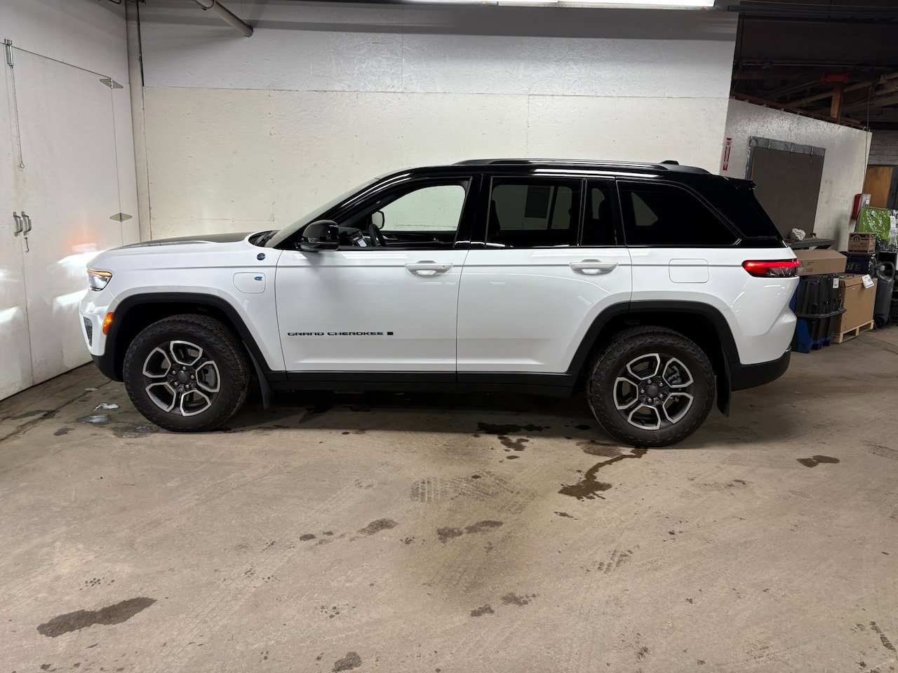 Used 2023 Jeep Grand Cherokee Trailhawk image 6